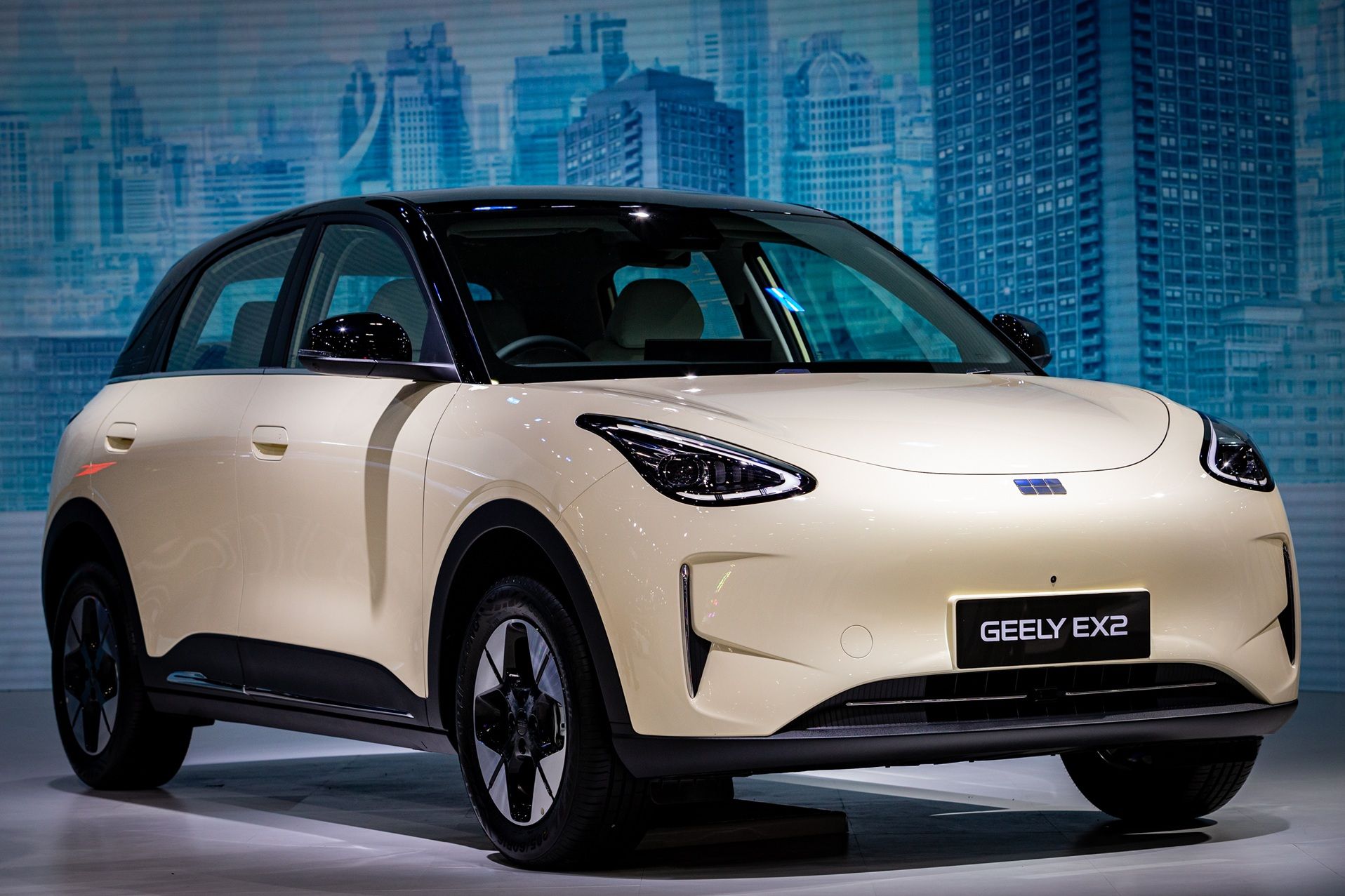 GEELY ขอบคุณทุกความไว้วางใจ ฉลอง GEELY EX2 กวาดยอดจอง 4,016 คัน  ขยายเวลาโปรโมชันราคาพิเศษถึงสิ้นปี